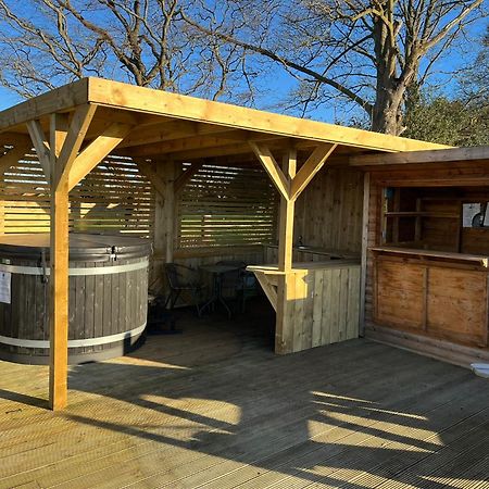 Dukeries Retreat Hotel Retford Bagian luar foto