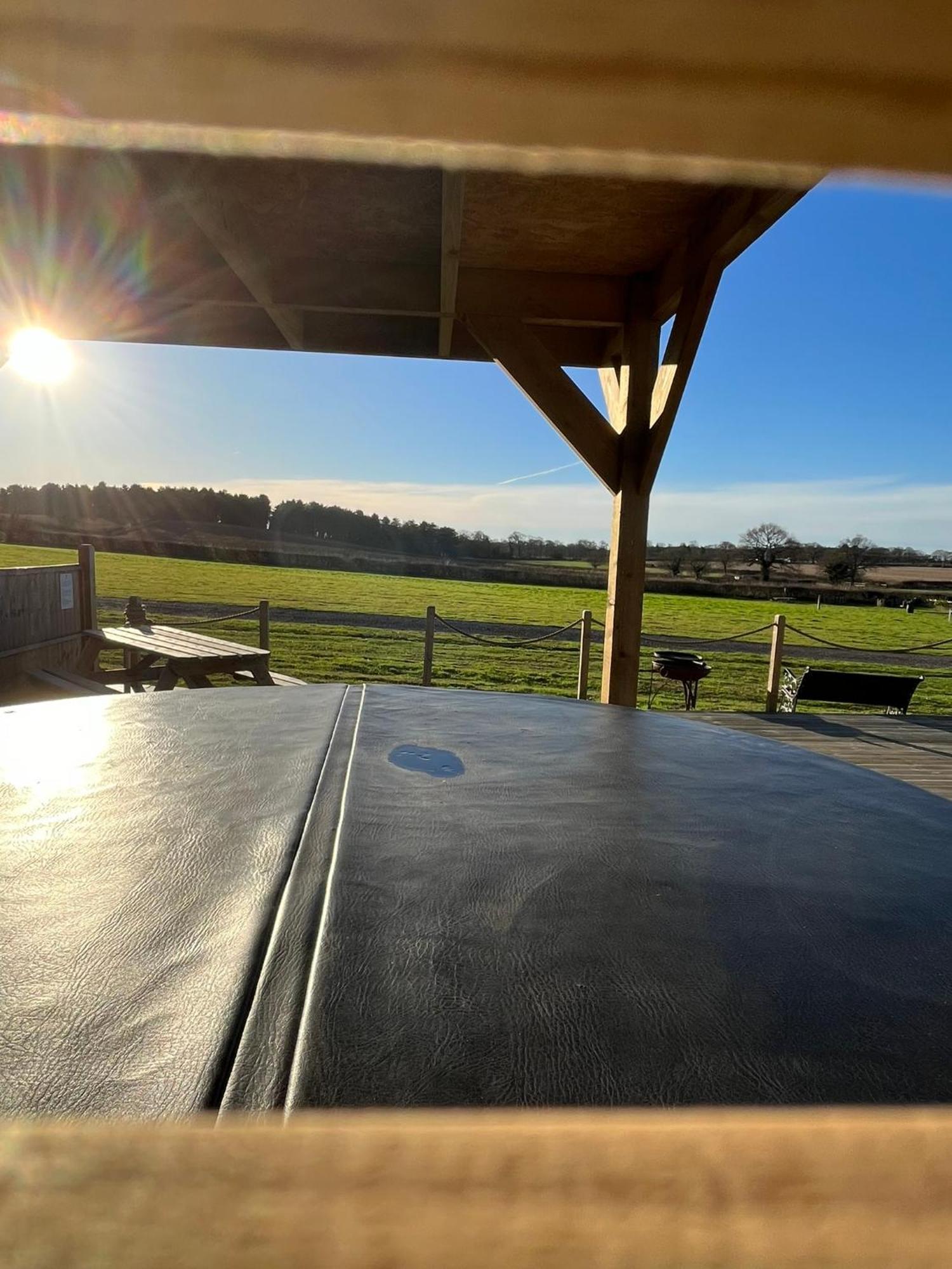 Dukeries Retreat Hotel Retford Bagian luar foto