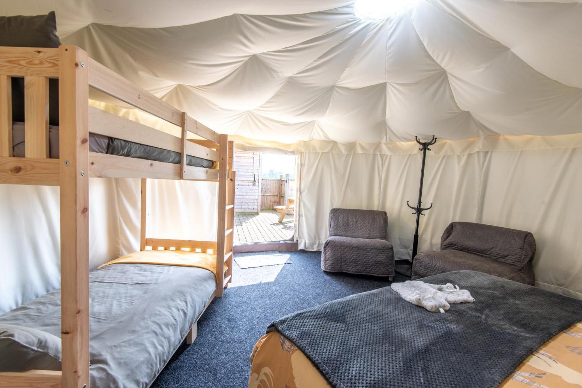 Dukeries Retreat Hotel Retford Bagian luar foto