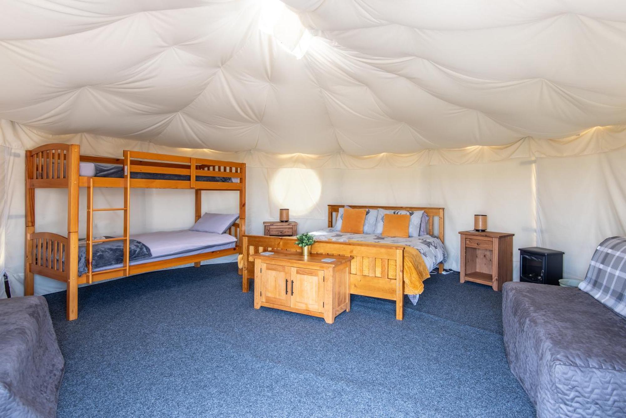 Dukeries Retreat Hotel Retford Bagian luar foto