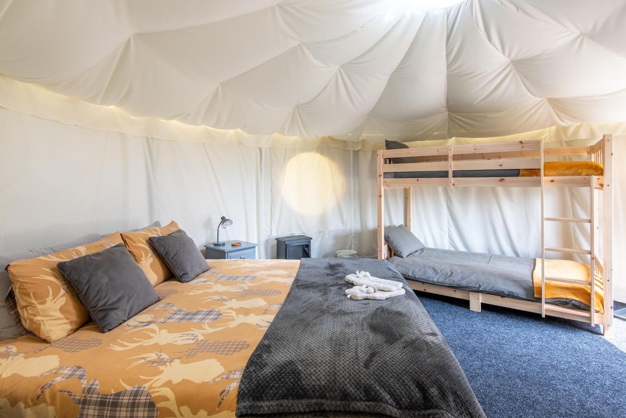 Dukeries Retreat Hotel Retford Bagian luar foto